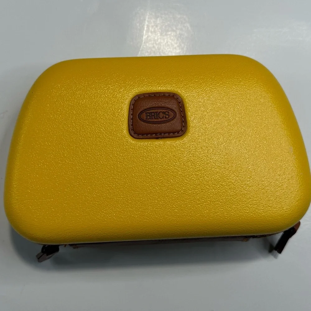 Bric's Yellow Travel Toiletry Hard Case For Qatar Airlines - Picture 1 of 4